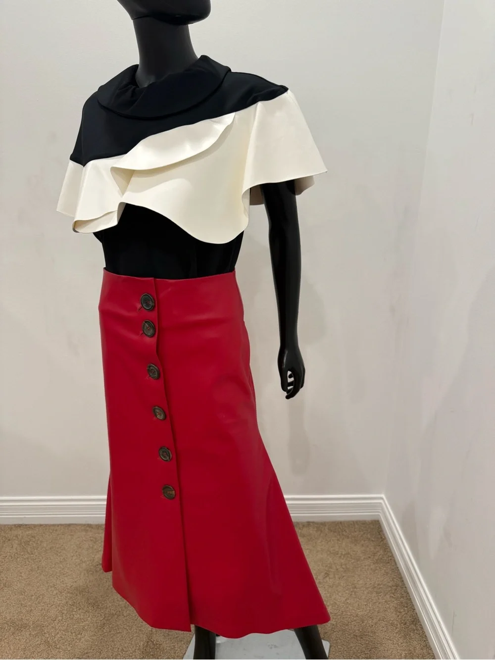 A.W.A.K.E. Red Leather Look Trumpet Button Front Midi Skirt Size 38 NEW